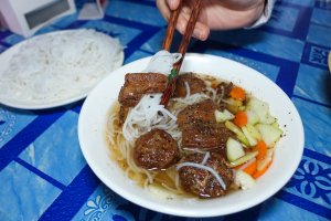 Quán àn Hanoi noodle