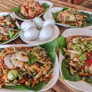 Lao Salad Ms. Phetsamone (Nang)