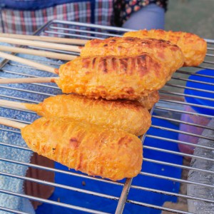 Granny Veo Khao jee (grilled sticky rice)