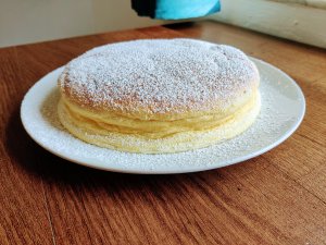 Fluffy Jiggly Japanese Cheesecake