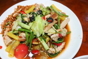 Stir-fried noodle Sarmsenthai