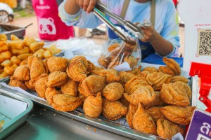 Pateso face à la caserne des pompiers (Thongkhankham)