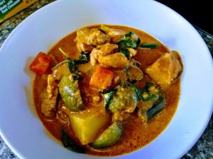 Poulet au Curry Rouge