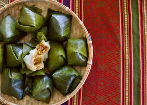 Khao Nom Nap - Boulette de riz gluant à la noix de coco