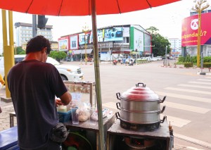 ຊາລະເປົາເຈົ້າເກົ່າ (ໜ້າທະນາຄານລາວຝຣັ່ງ)