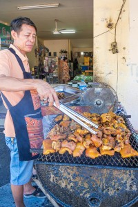 ຮ້ານປີ້ງໝູ ແລະ ໝູສະໄລ້(ພັນລ້ານ)