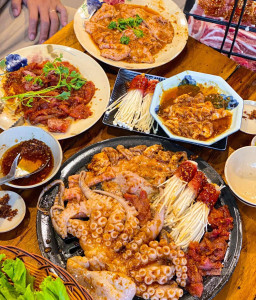 BÚN - BBQ House