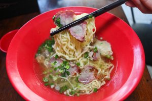 Mee Tung Sonk-That Dam Noodle