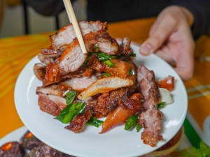 Grilled Pig Ear That Khao